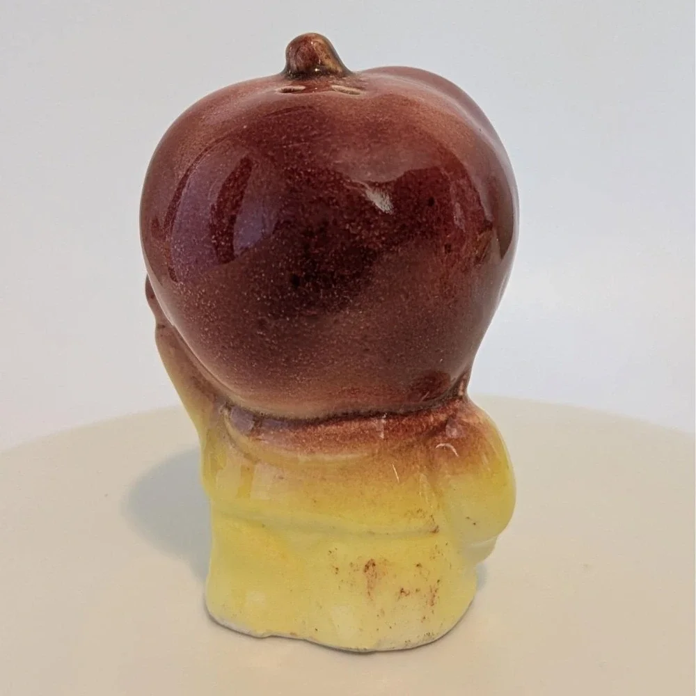 Vintage Vegetable Head People Anthropomorphic Salt And Pepper Apple Onion